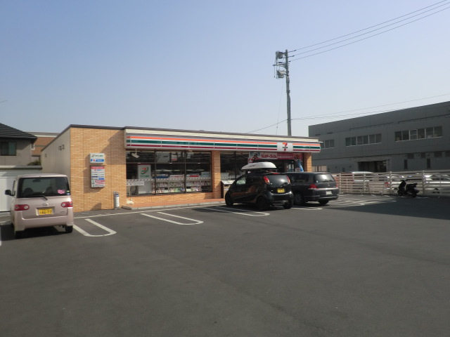 Convenience store. Seven-Eleven Tsuchiura port city 1-chome to (convenience store) 369m