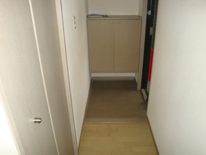 Entrance. Entrance ・ Cupboard