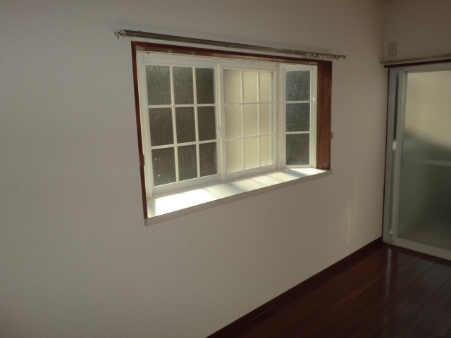 Other. It is with bay window. 