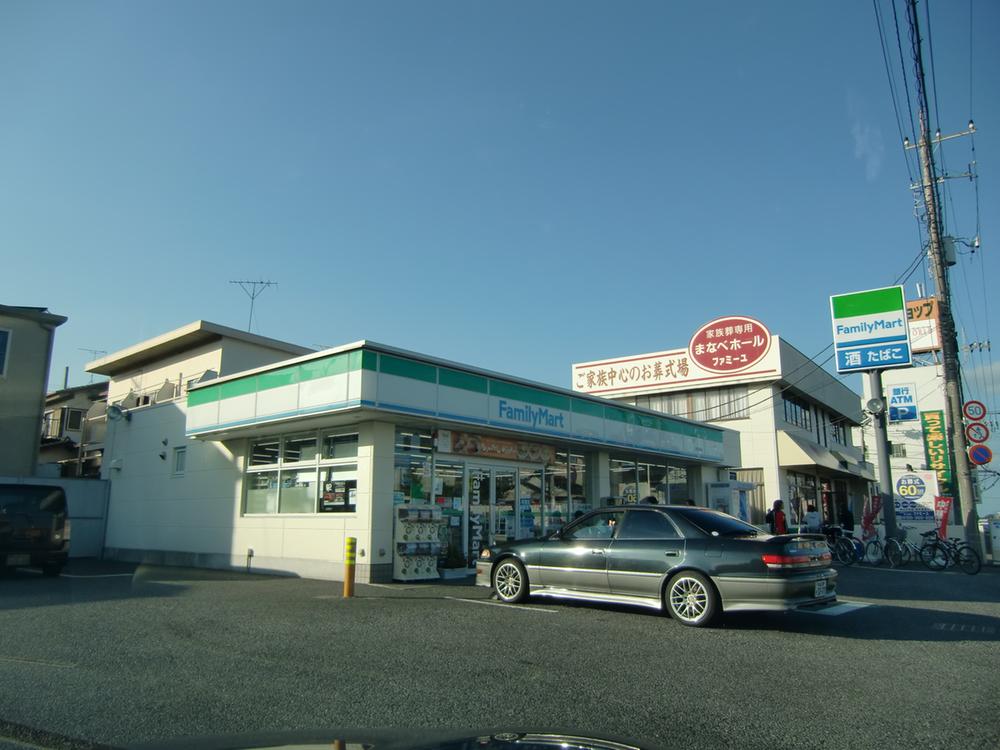 Convenience store. 601m to FamilyMart Tsuchiura Manabe shop