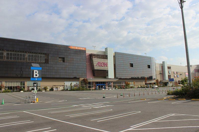 Shopping centre. 1800m until Tsuchiura ion shopping center