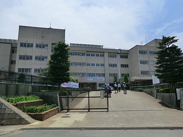 Junior high school. 2300m until Tsuchiura City Museum of Tsuchiura sixth junior high school