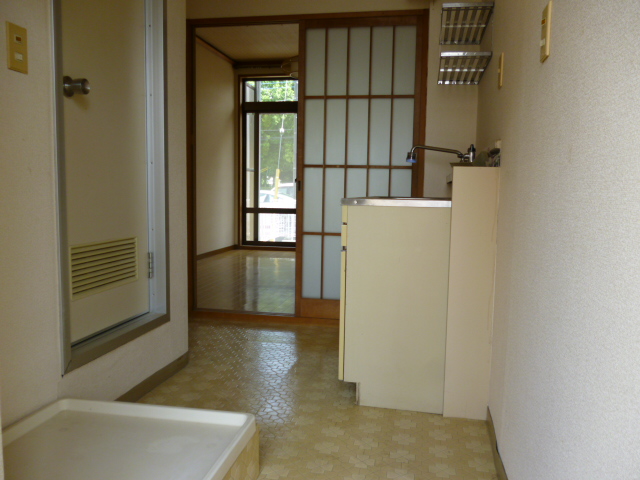 Kitchen. Entrance ~