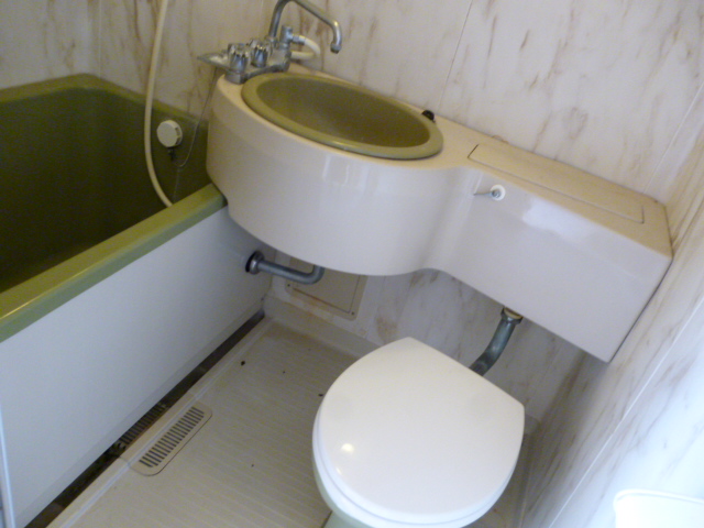 Toilet. 3-point unit type