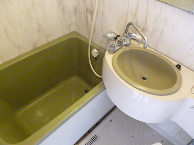 Bath. 3-point unit