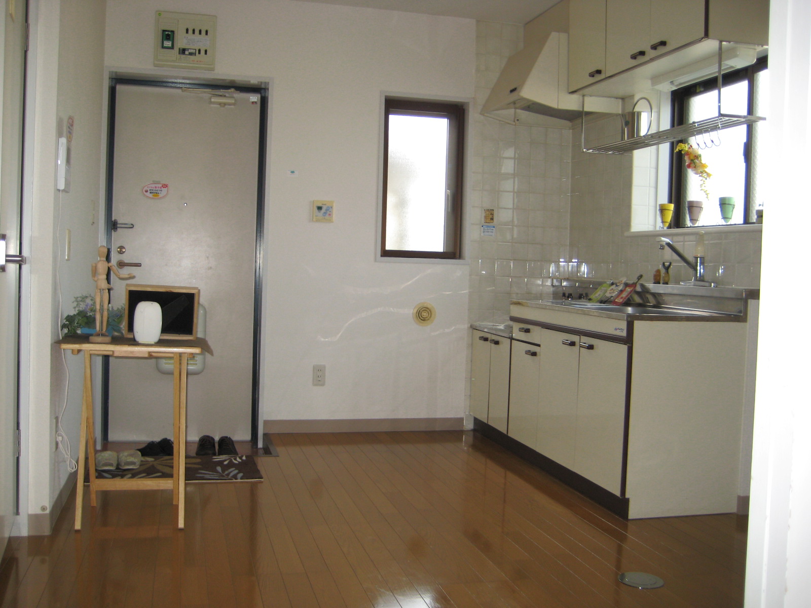 Kitchen.  ※ Bay window is not attached. 