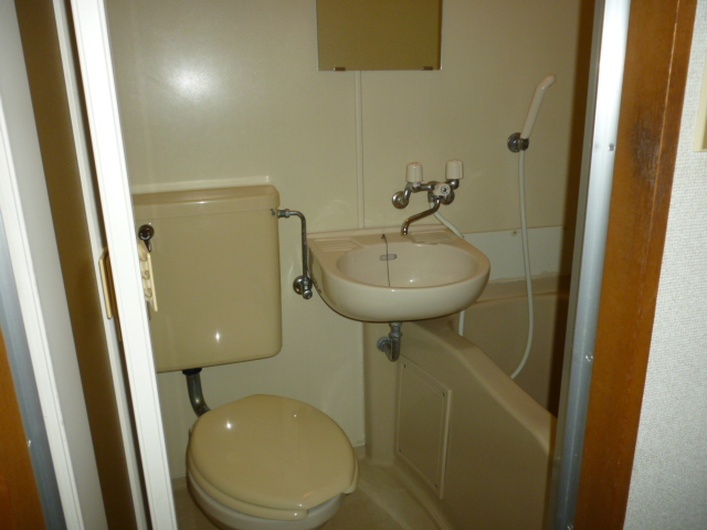 Toilet. toilet ・ bus ・ It is a basin with the type