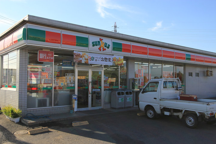 Convenience store. Thanks Tsukuba Hanajima store up (convenience store) 209m