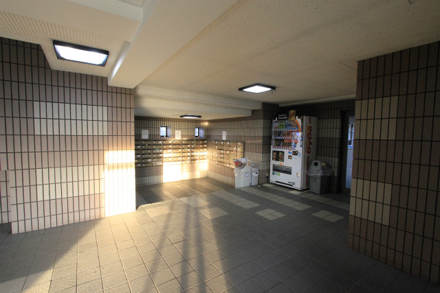 Entrance. Automatic vending machine is also located in the entrance