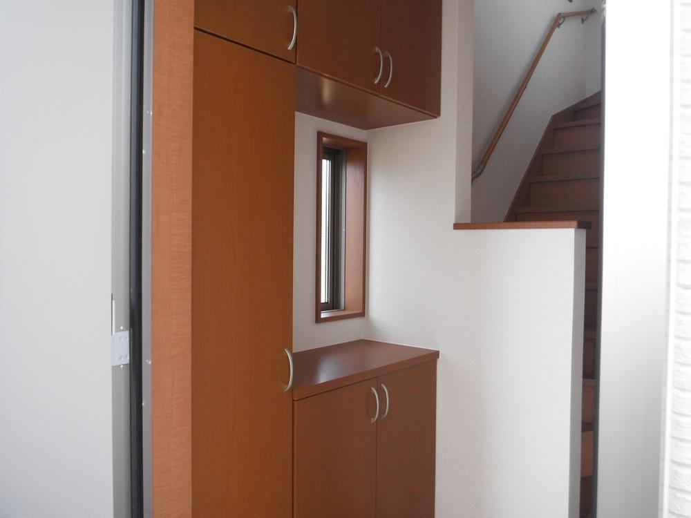 Receipt. 6 Building Shoe box