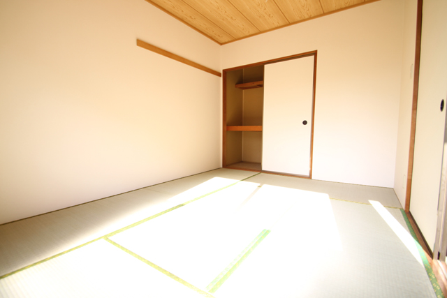 Other room space. Japanese-style room 6 quires