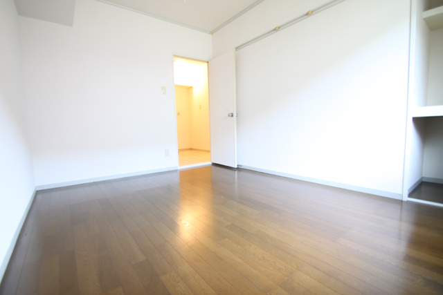 Other room space. Western-style 6 Pledge