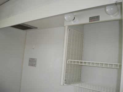 Kitchen. Kitchen storage ・ Exhaust Fan