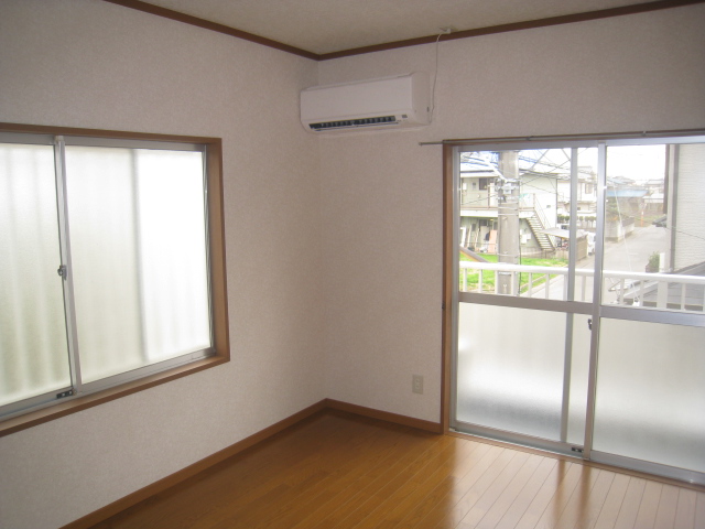 Living and room. Room 1