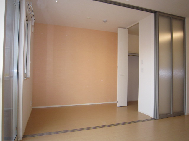 Living and room. Walk-in closet-conditioned Western-style