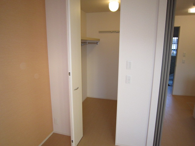 Receipt. Walk-in closet