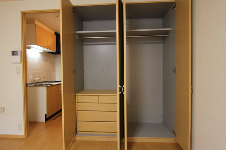 Receipt. It is also possible to store socks and underwear in a drawer with with