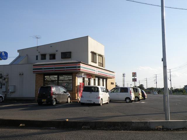 Convenience store. 1096m until the Seven-Eleven Tsukuba Mase shop