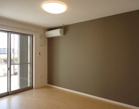 Living and room. Accent cross and lighted living