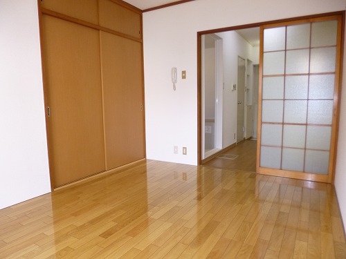 Other room space. Western-style 6 Pledge