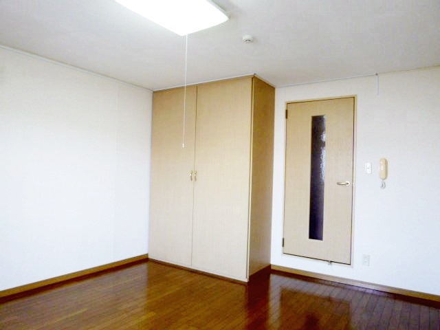 Other room space. Key Money 0 0 deposit guarantee deposits 0 Rental warehouse There are two 4H emergency support