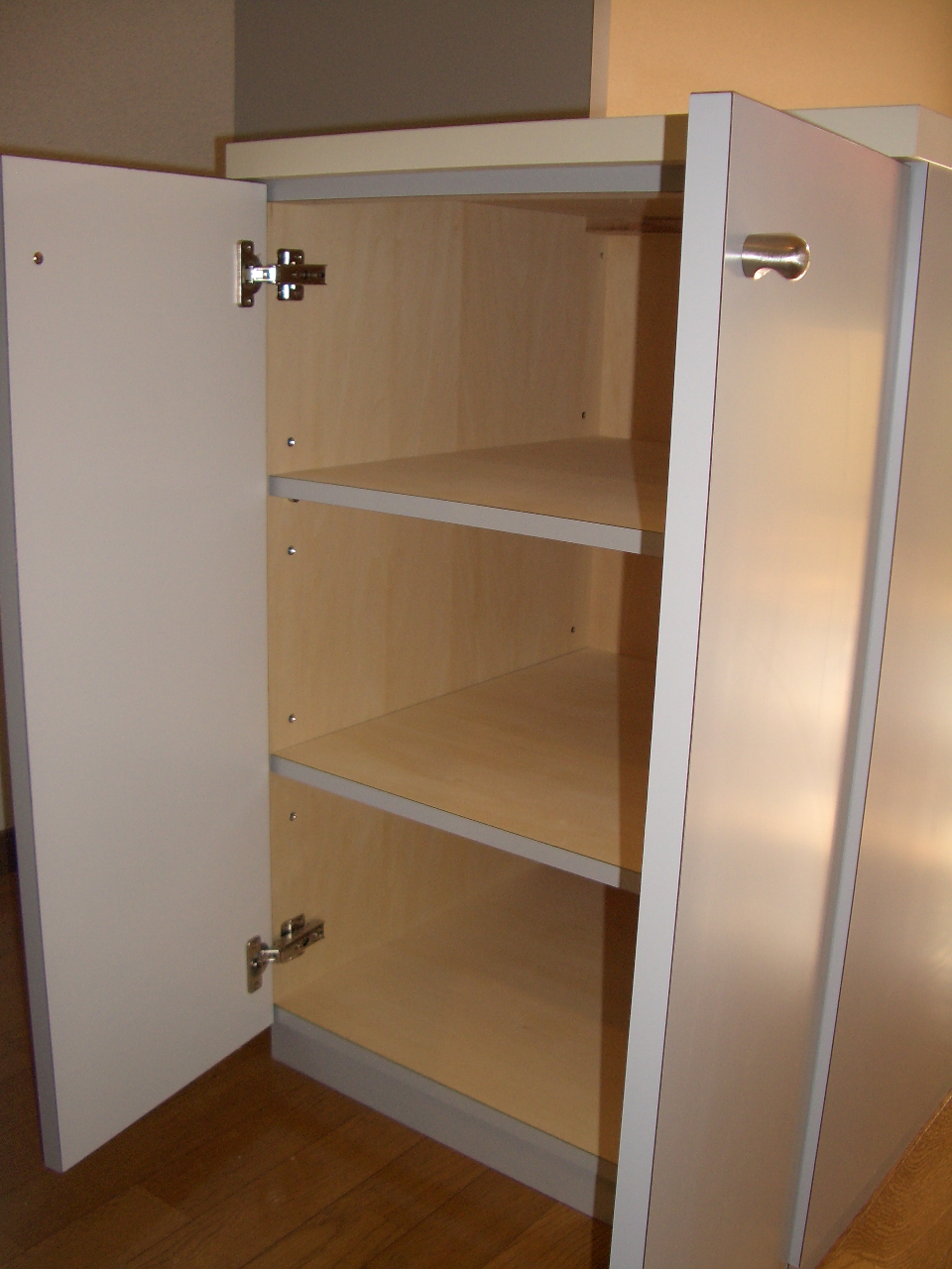 Other. It is with storage shelves under the counter table.