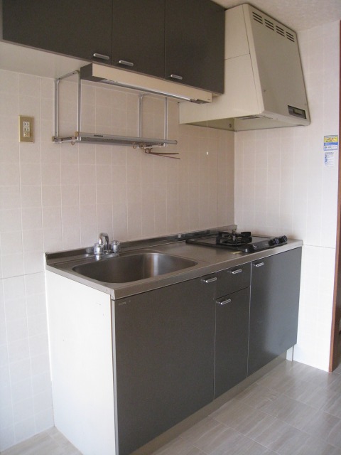 Kitchen. 2-neck with gas stove