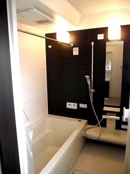 Same specifications photo (bathroom)