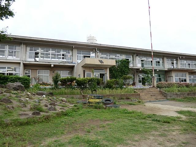 Primary school. 2300m to Tsukuba Municipal Onogawa Elementary School