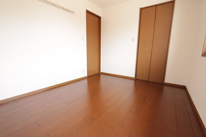 Other room space. North Western-style