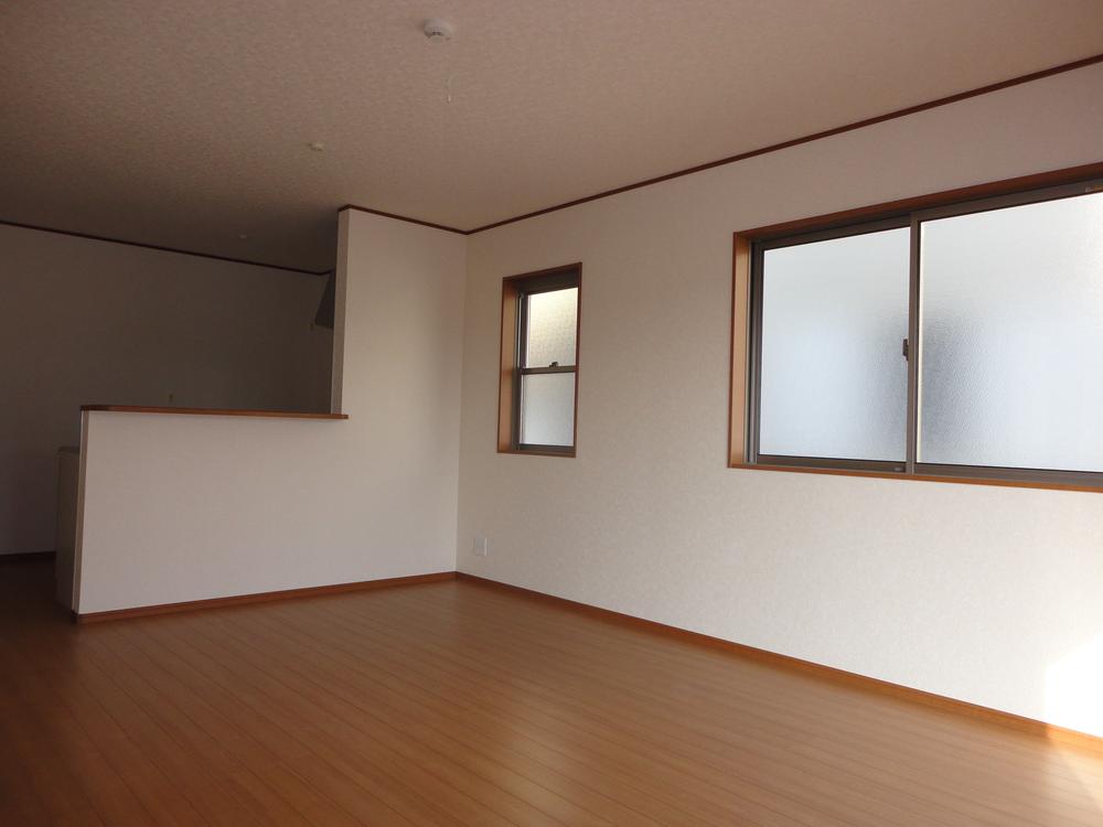 Same specifications photos (living). (3 Building) same specification