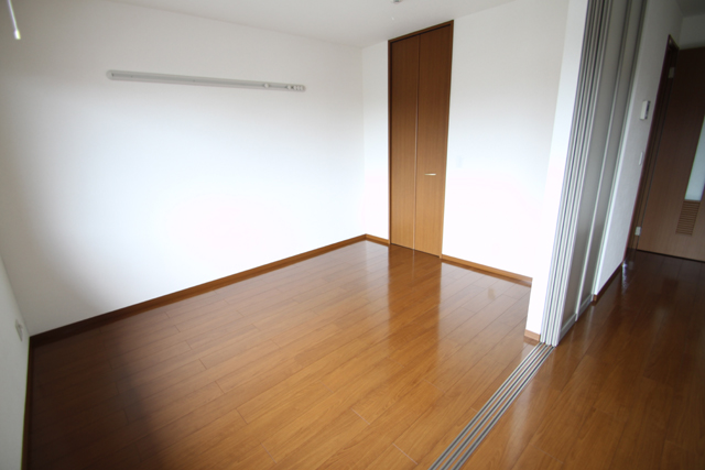 Other room space. Western-style 6 Pledge