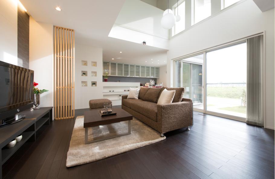 Living. Bright atrium LDK