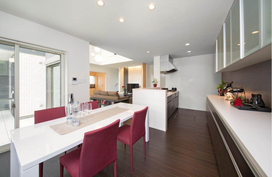 Non-living room. dining