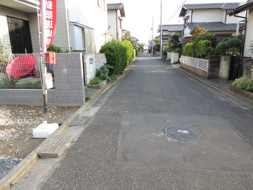 Local photos, including front road. Local (10 May 2013) Shooting