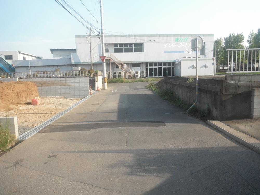 Local photos, including front road. Local (September 2013) Shooting