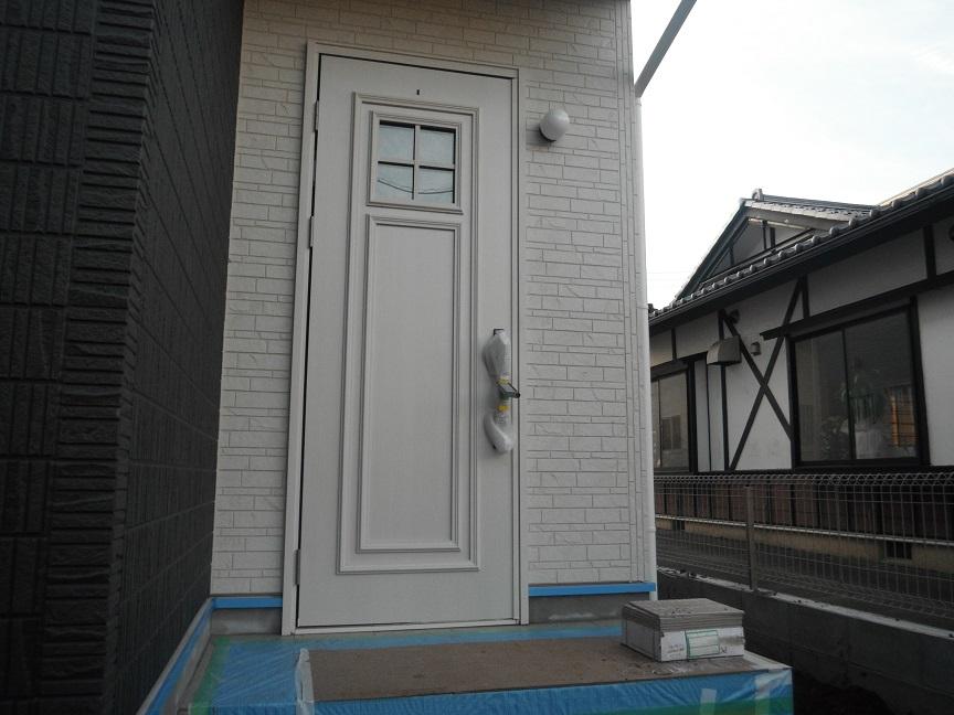 Entrance. (Building 2)