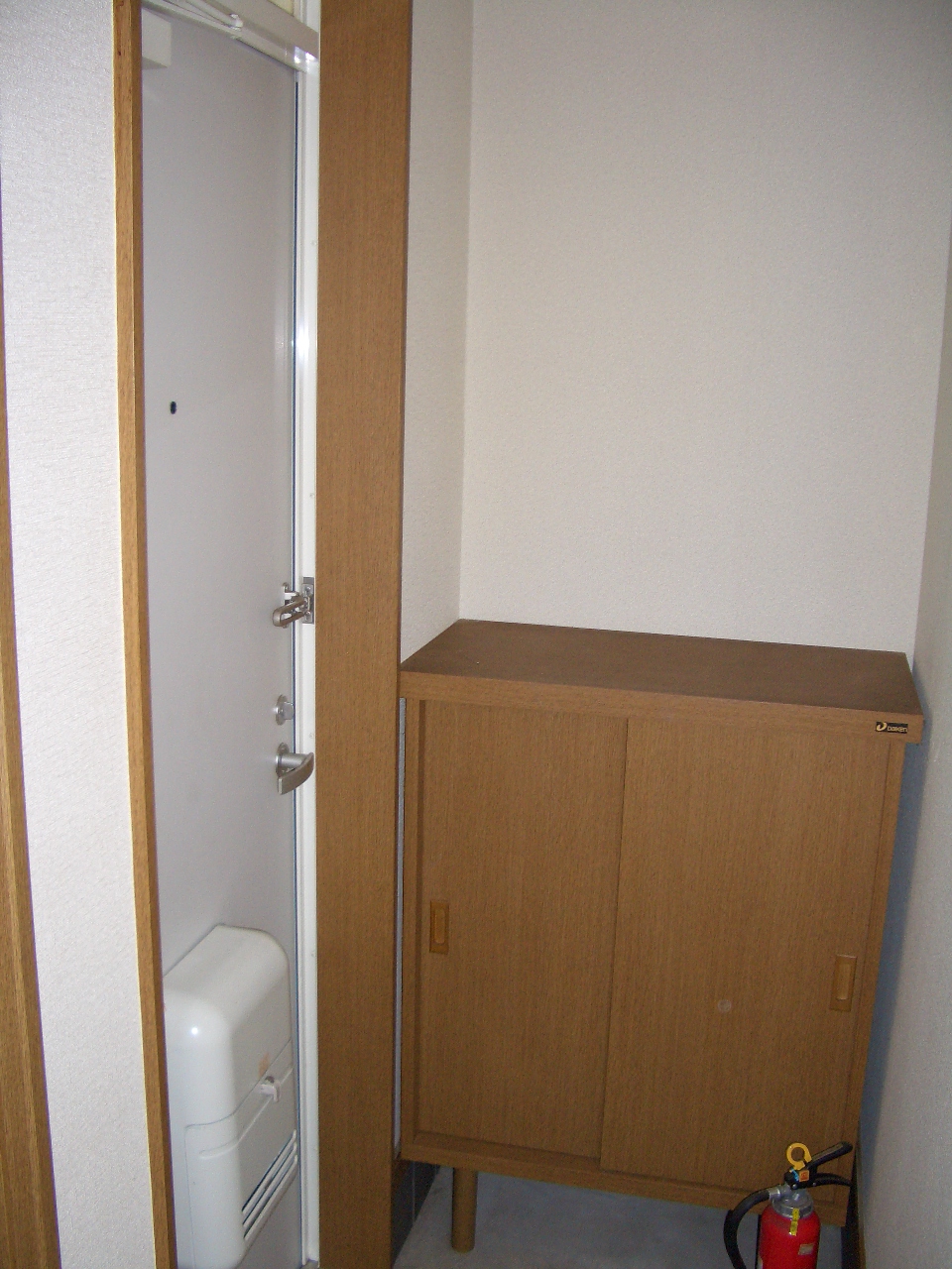 Entrance. Shoe box