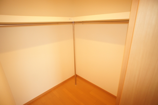 Receipt. Walk-in closet