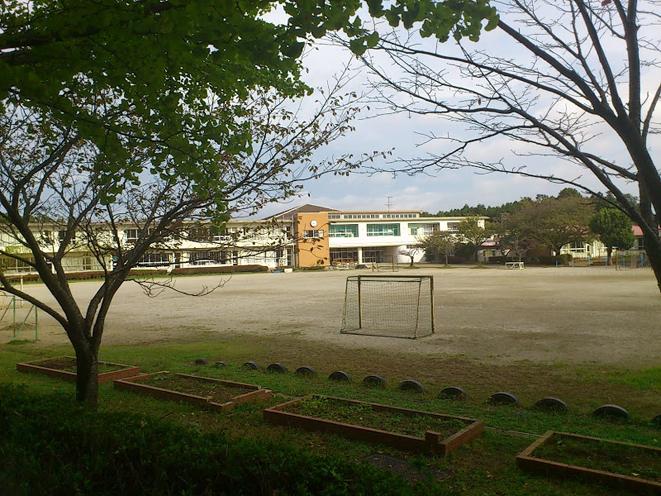 Primary school. 500m to Namiki Elementary School