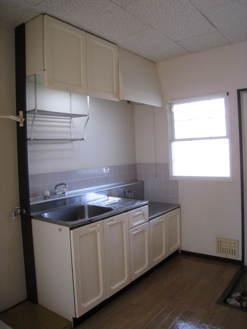 Kitchen. Two-burner stove corresponding Kitchen, There is hot water supply equipment! Also with window