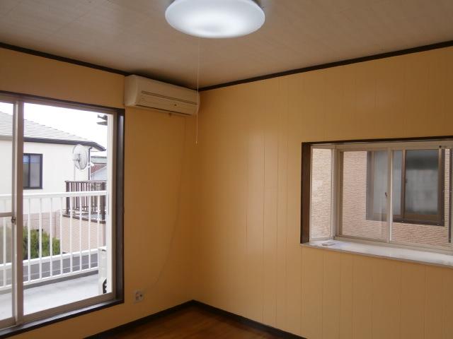 Non-living room. Second floor of the Western-style 3 ・ Air-conditioned