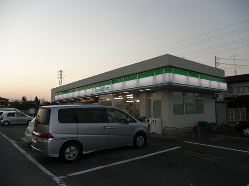 Convenience store. FamilyMart Tsukuba Yatabe store up (convenience store) 640m