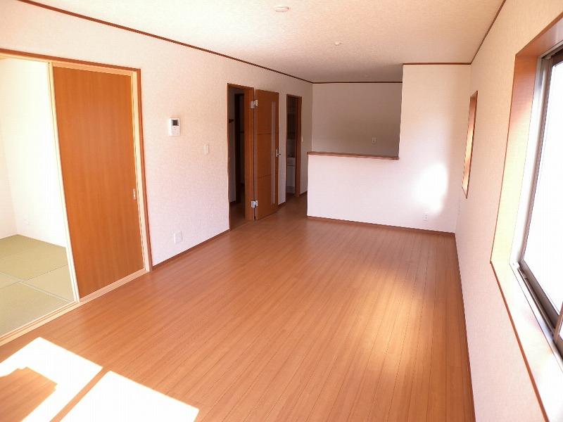 Living. Local (10 May 2013) Shooting