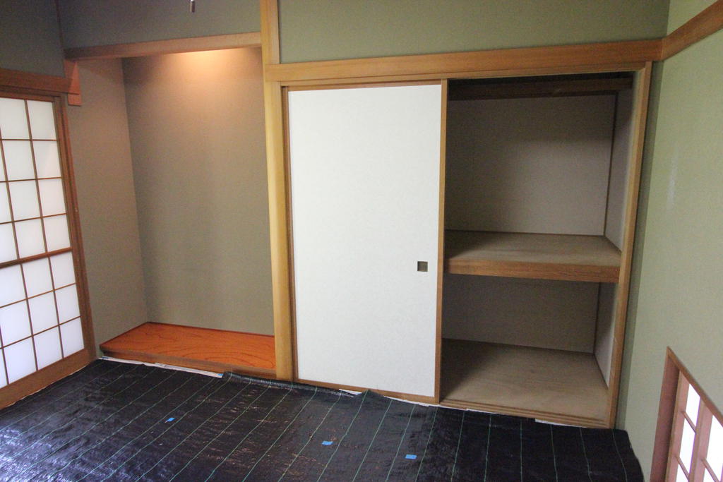 Other room space. Armoire, Alcove with a Japanese-style room