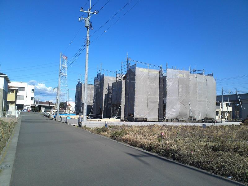 Local photos, including front road. Local (12 May 2013) Shooting