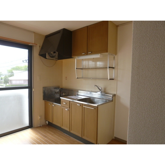 Kitchen. Spacious of DK space