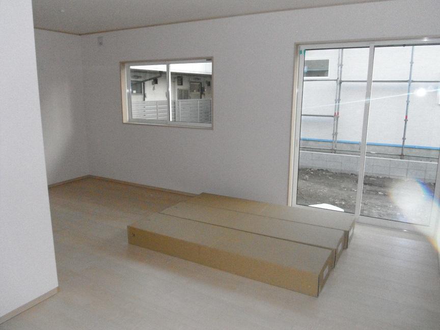 Living. (Building 2)