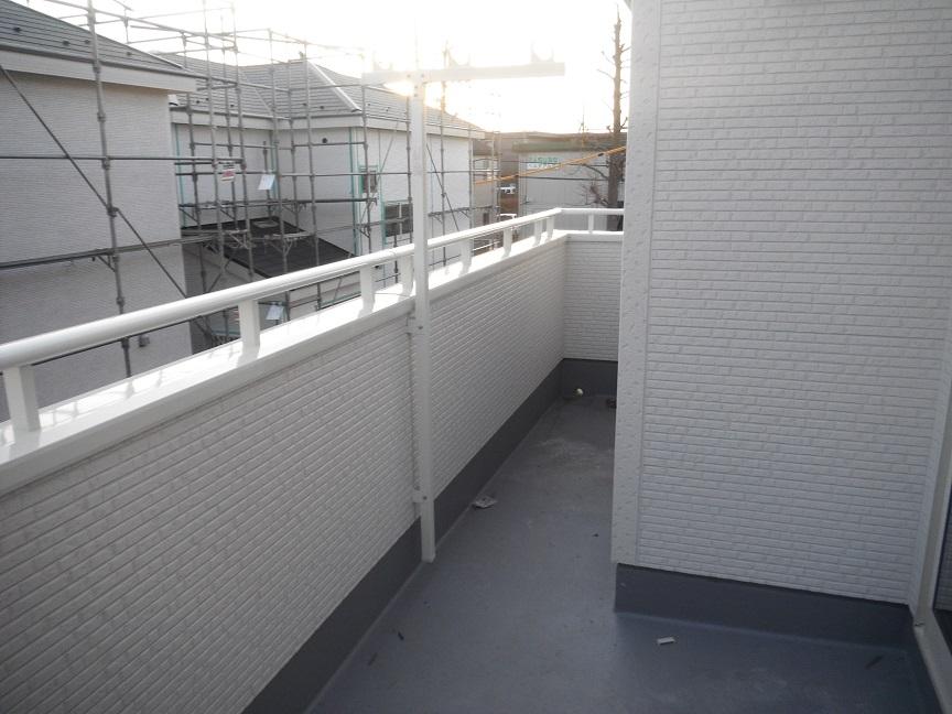 Balcony. (Building 2)