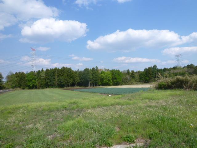 Local land photo. You spread it is laid-back landscape. From the south side of the field, Because of the high land day is very good.